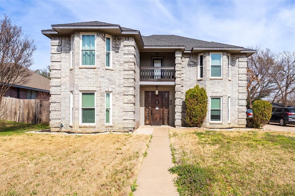 203 Hillside Drive, Kennedale
