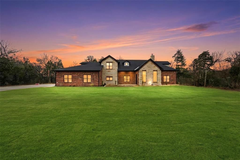 326 Willow Creek Lane, Ovilla