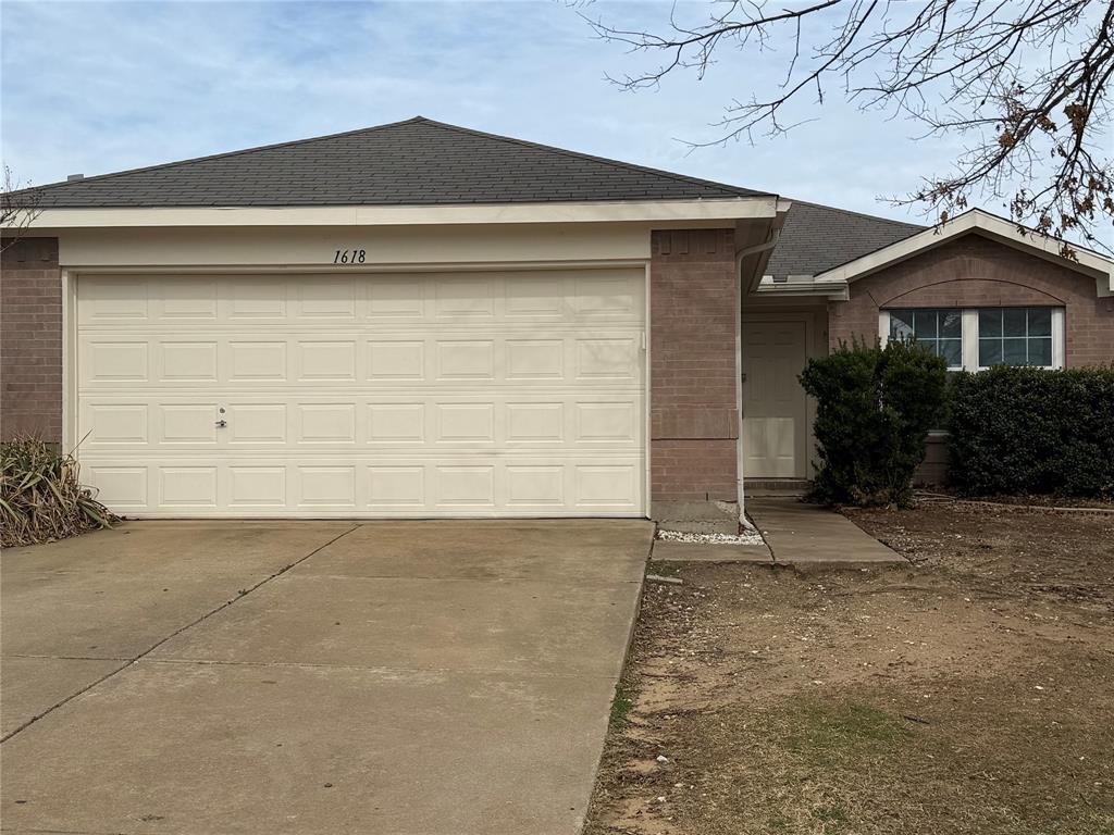 1618 Pin Oak Trail, Anna