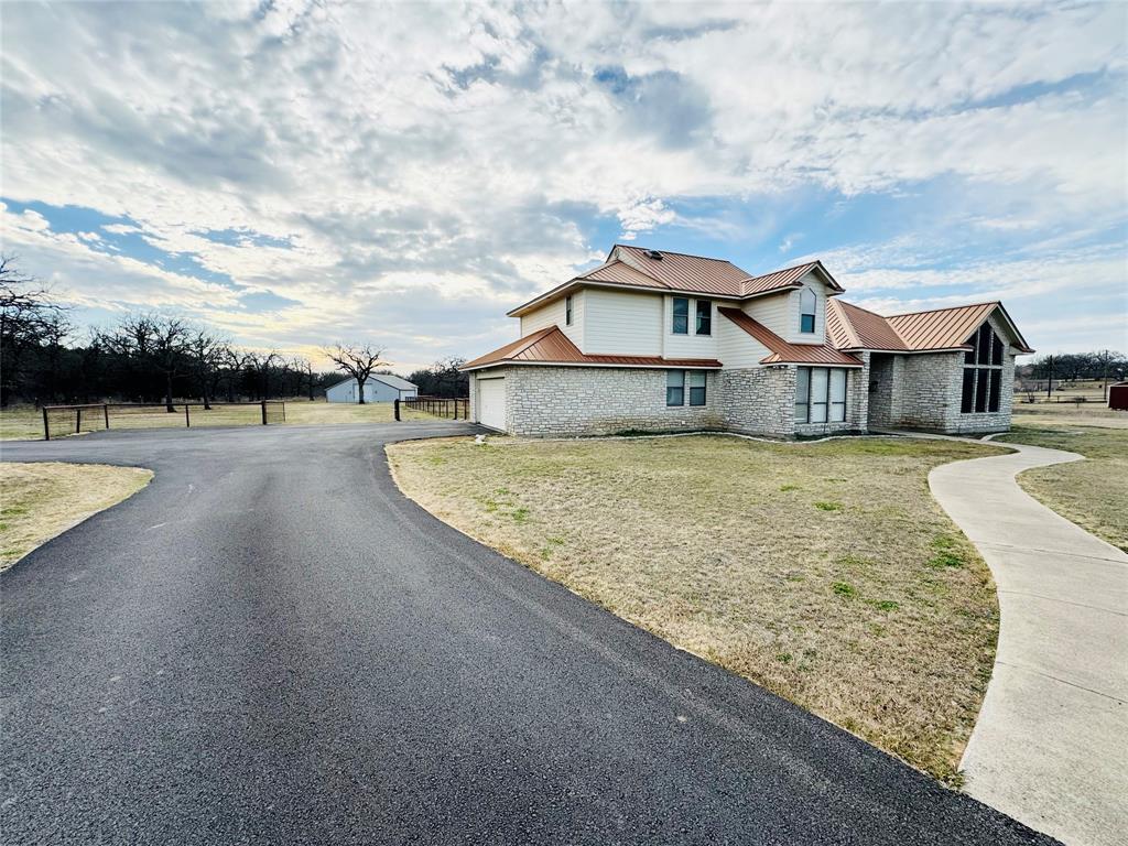 4895 Meadow Breeze Court, Fort Worth