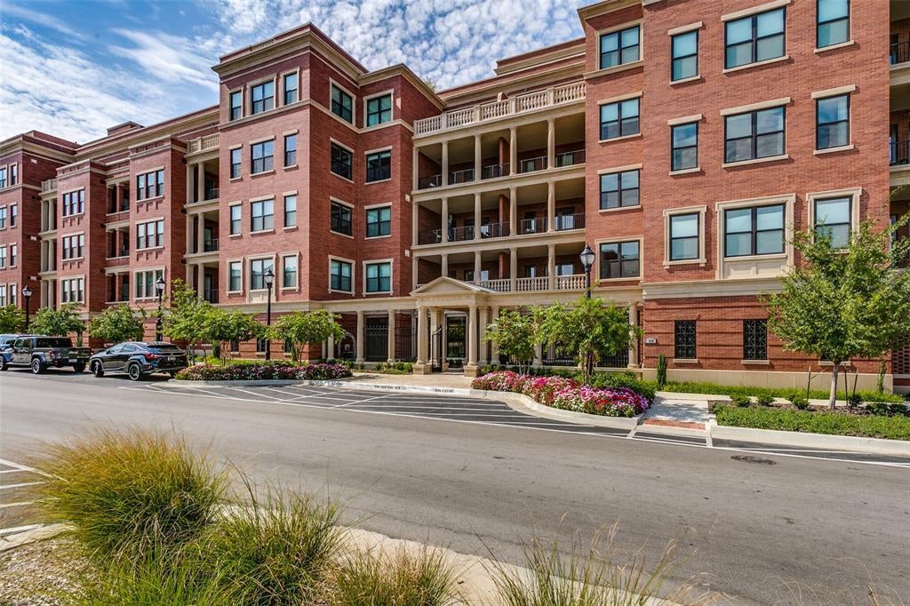 350 Central Avenue 206, Southlake