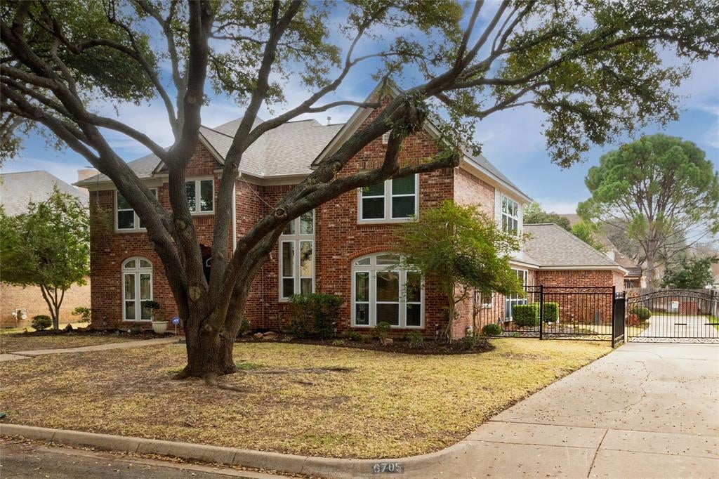 6705 Savannah Lane, Fort Worth