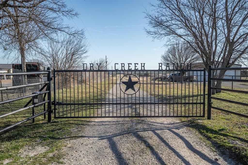 19754 County Road 818, Farmersville