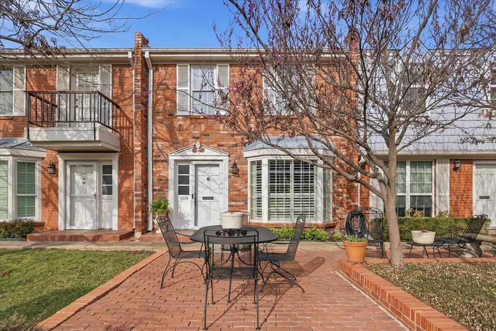 1109 Roaring Springs Road 1109, Fort Worth