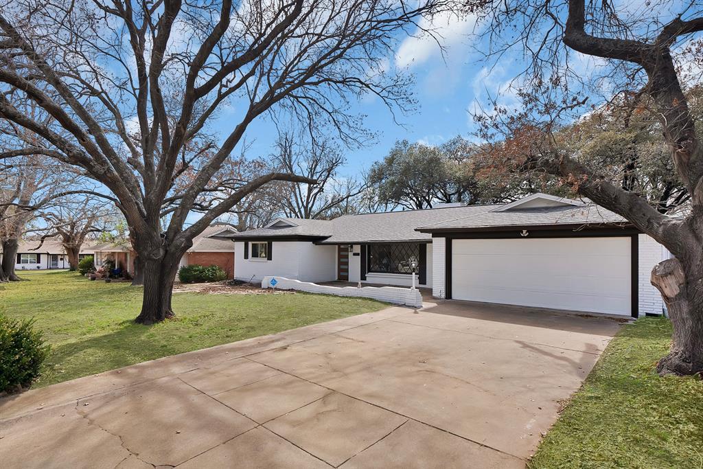 5404 Westcreek Drive, Fort Worth