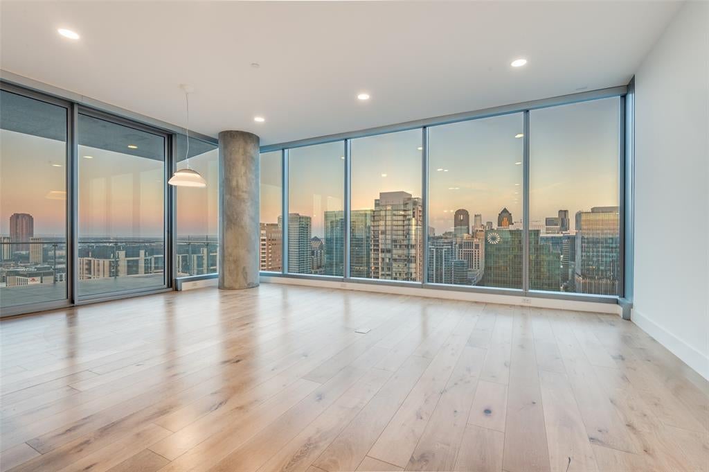 3130 N Harwood Street 2606, Dallas