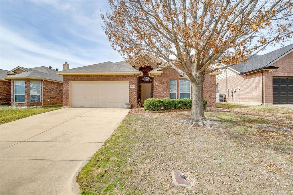 10625 Ashmore Drive, Fort Worth