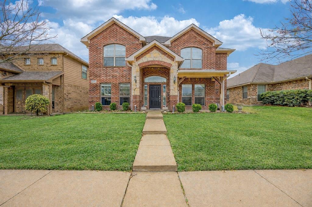 305 Village Drive, Red Oak