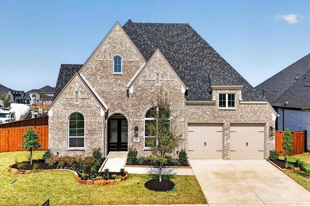 1401 Buttercup Avenue, Aubrey
