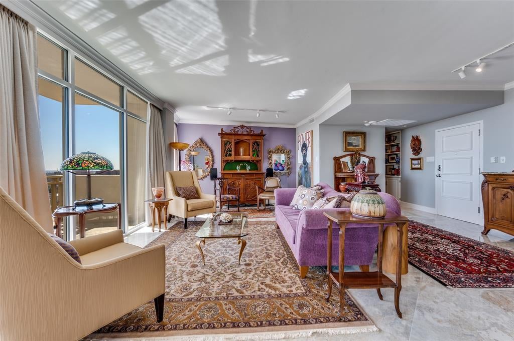 6211 W Northwest Highway 1201, Dallas