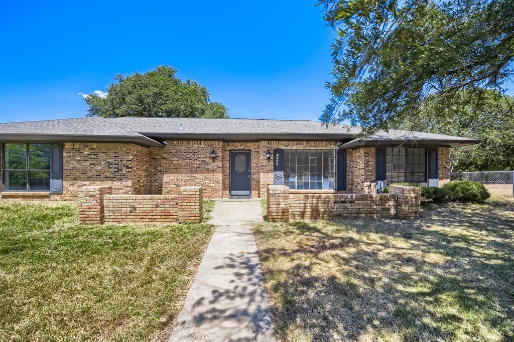 2185 Jana Lane, Burleson