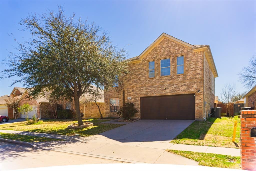 421 Mystic River Trail, Fort Worth