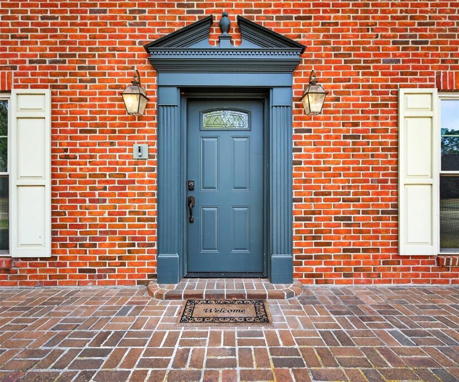 72 Spring Lake Way, Shreveport