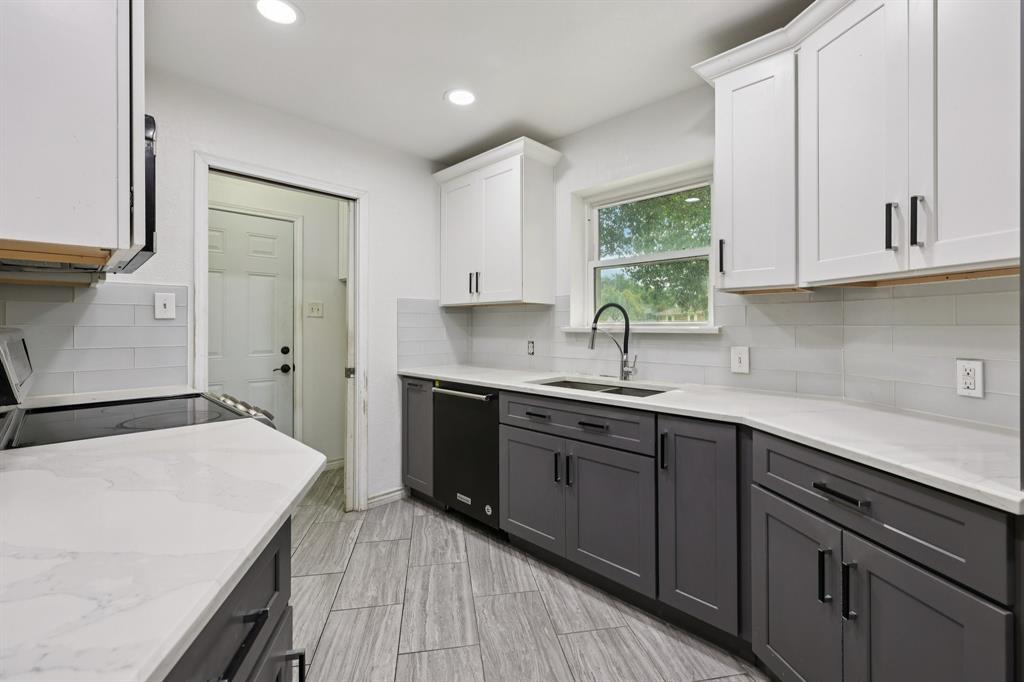 2417 Meadow Court, Bedford