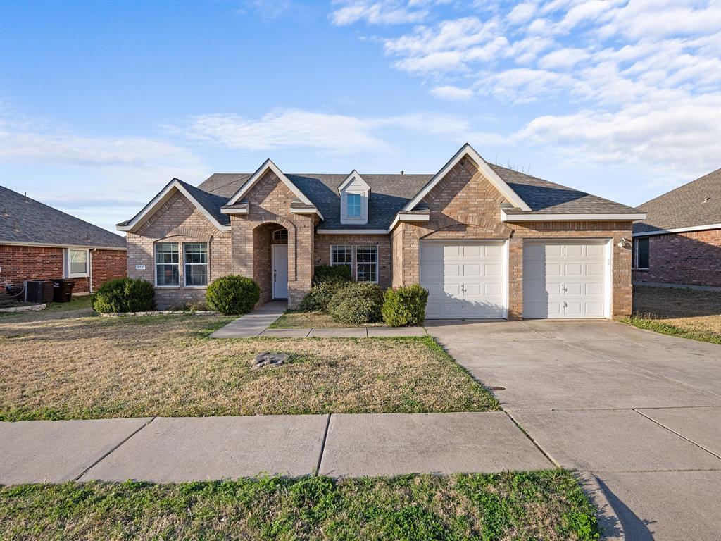 2721 Clubhouse Drive, Denton