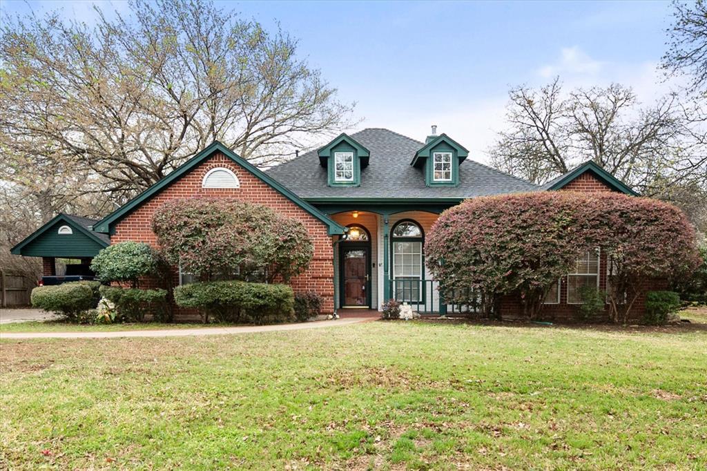 303/305 Cecile Court, Arlington