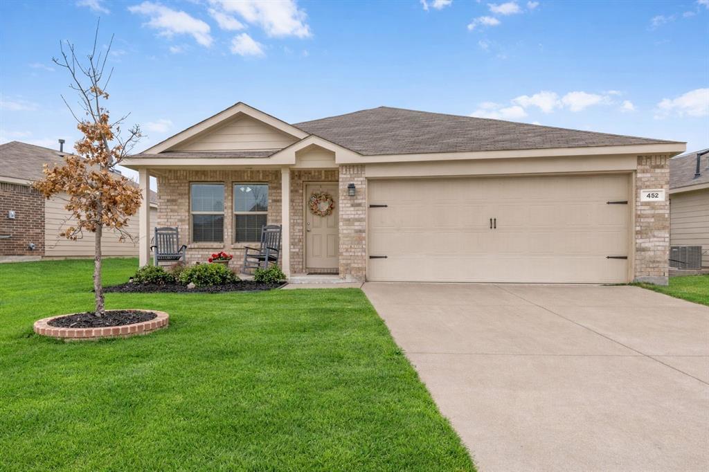 452 Falling Star Drive, Fort Worth