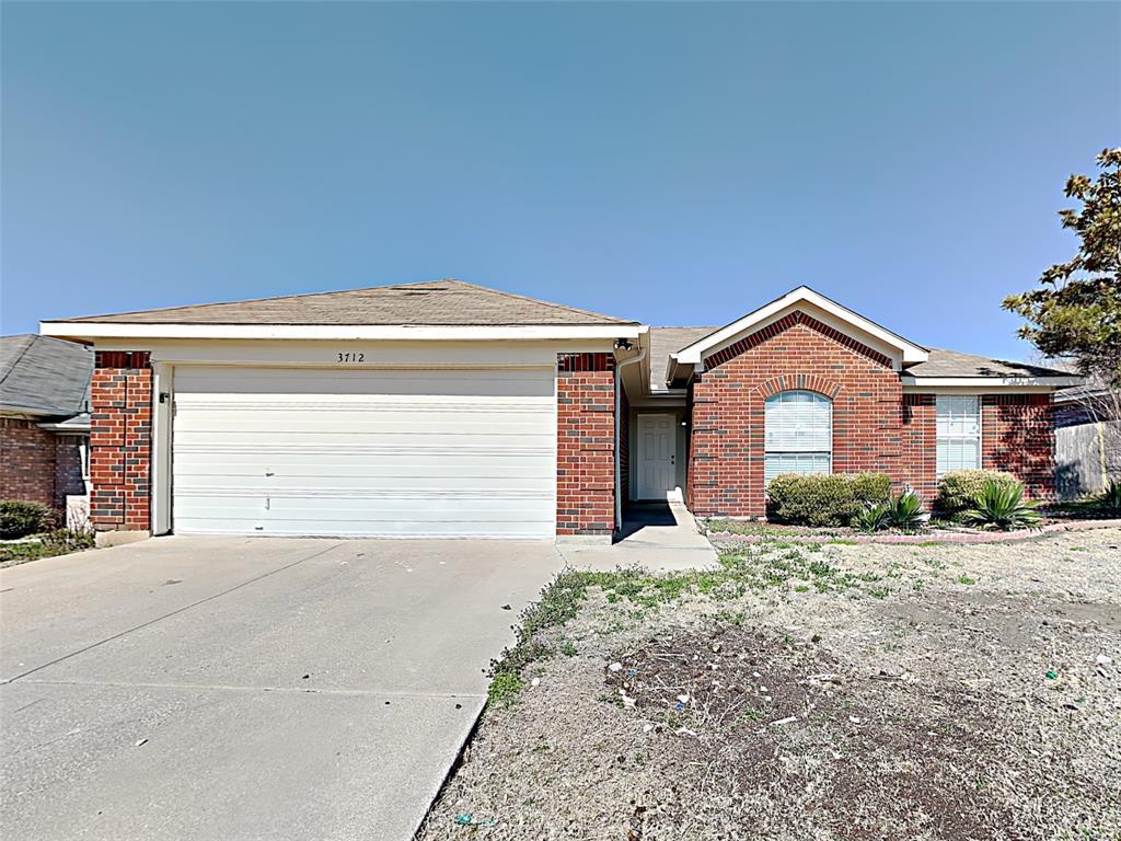3712 Garden Springs Drive, Fort Worth