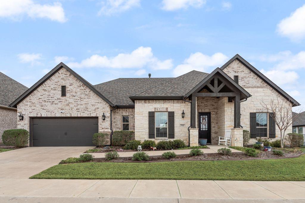 7717 Murcia Drive, Fort Worth