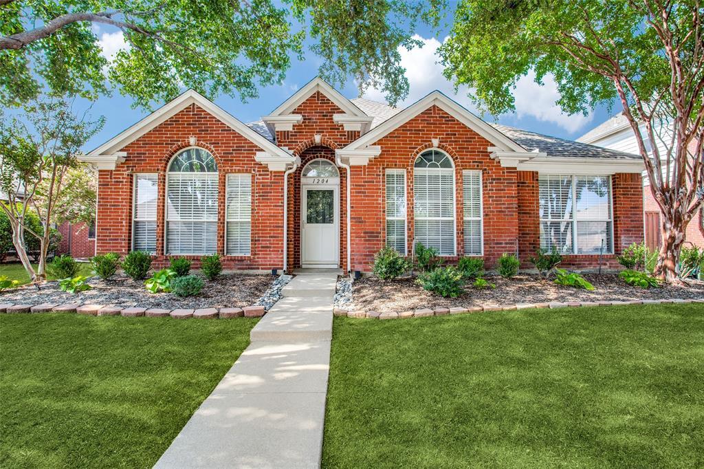 1204 Quaker Lane, Lewisville