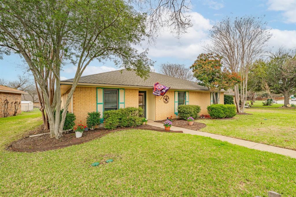 401 Meadow Ridge Drive, Cedar Hill