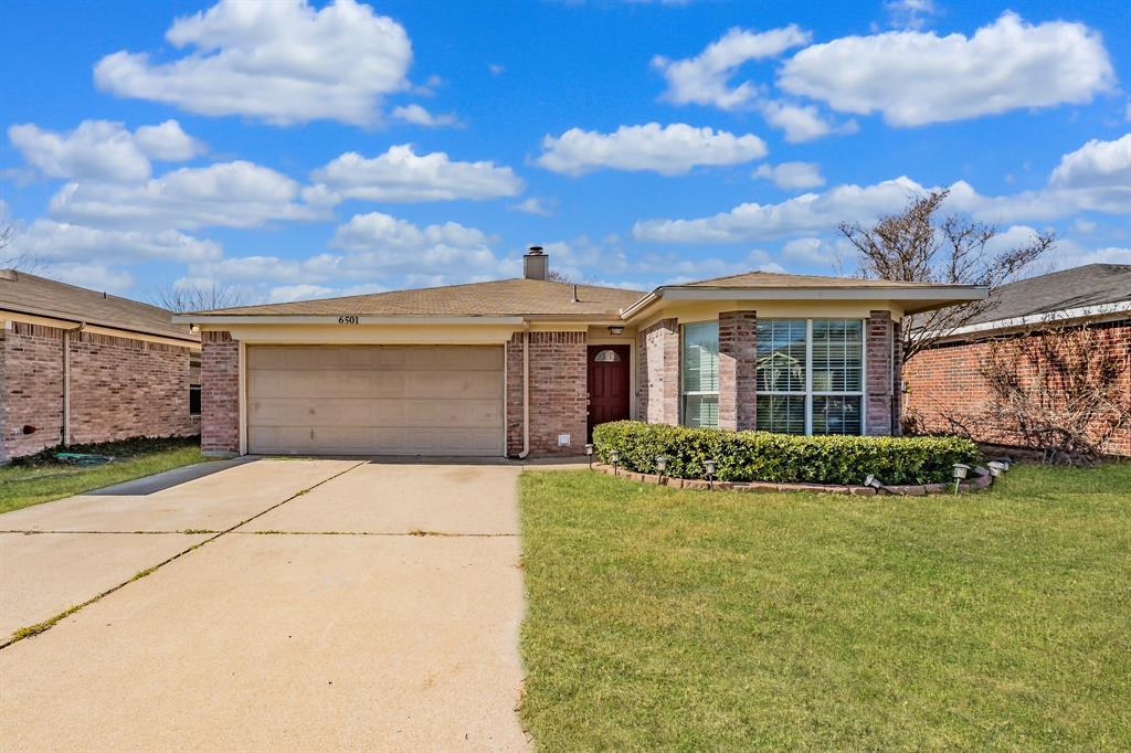 6501 Riverwater Trail, Fort Worth