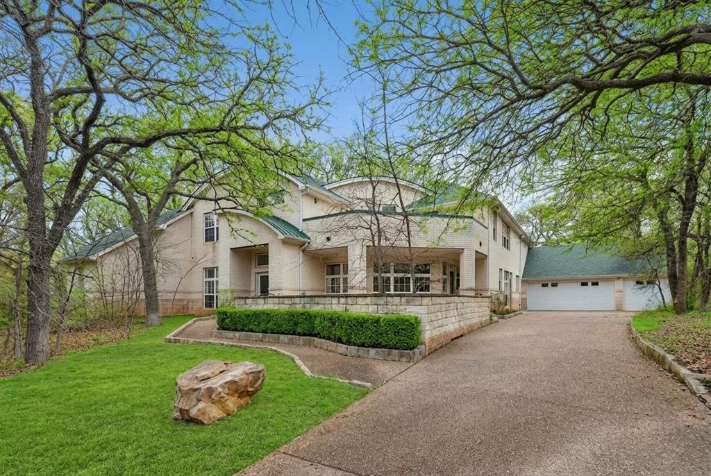 611 Alexandrite Drive, Oak Point