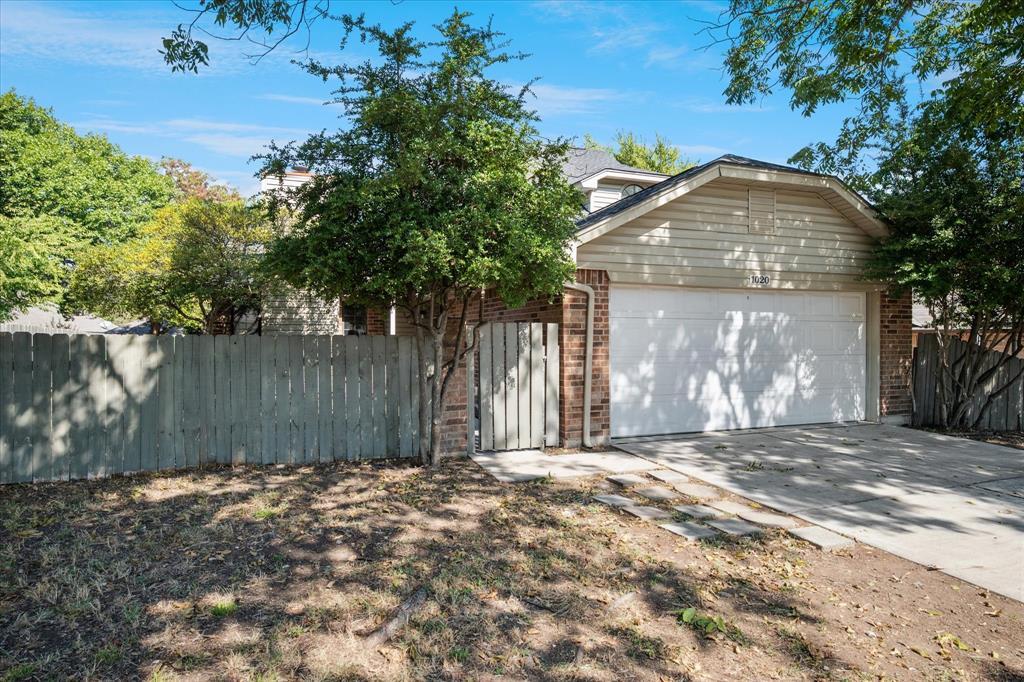 1020 W Hills Terrace, Saginaw