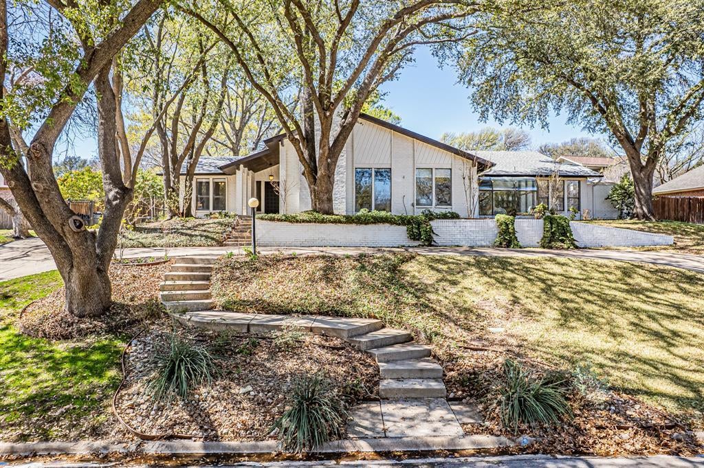 18 Crosslands Road, Benbrook