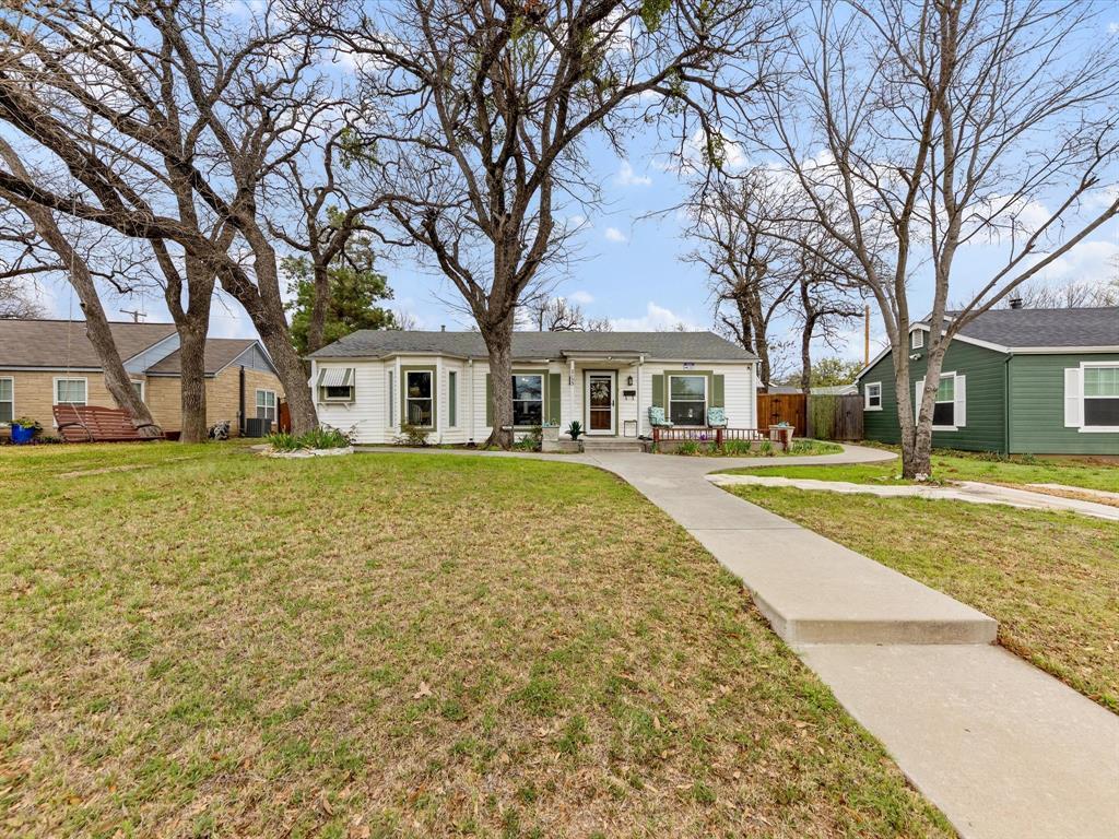 2153 W Lotus Avenue, Fort Worth