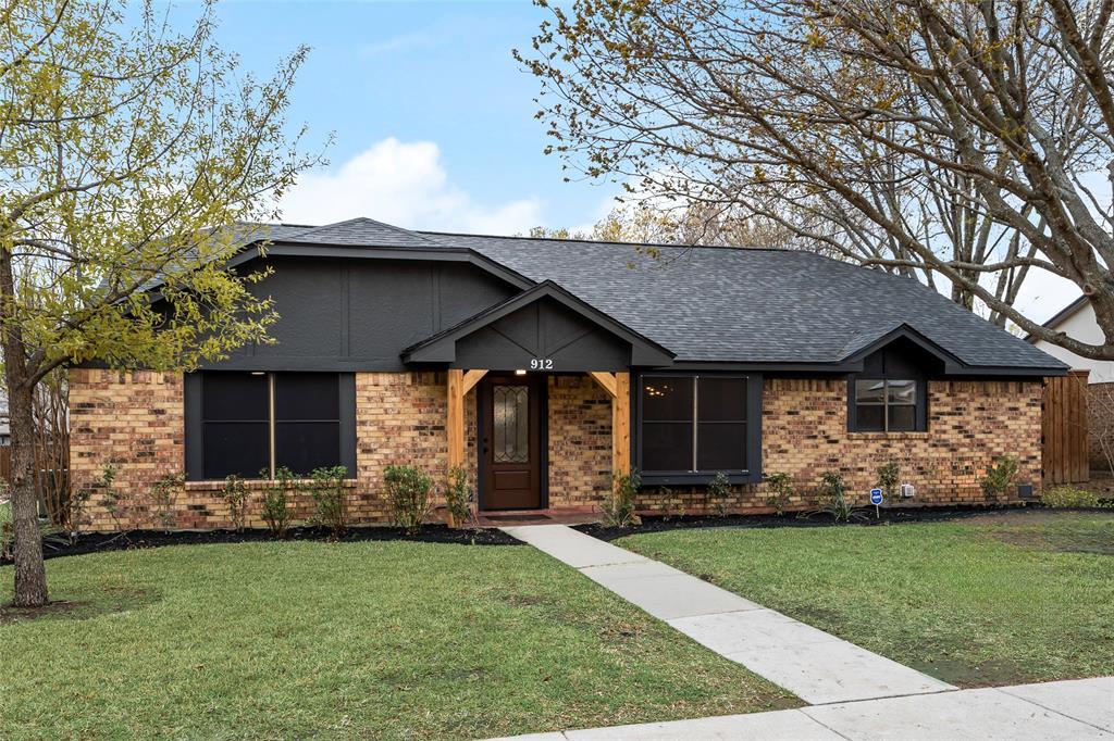 912 Sandhurst Drive, Plano