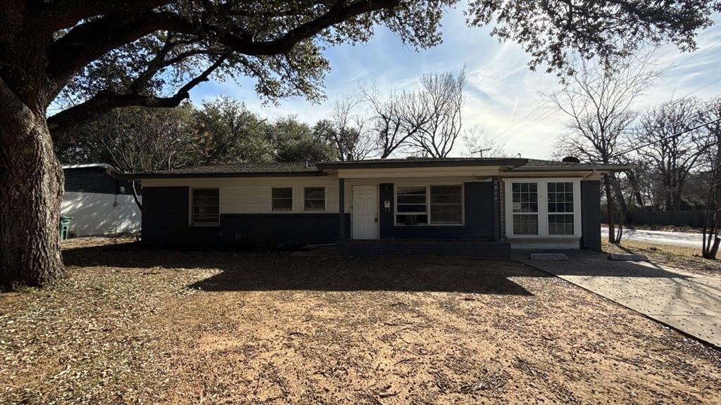 6200 Kentwood Place, Fort Worth