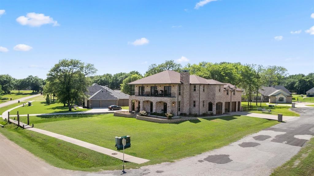 208 Cape Shore Drive, Mabank