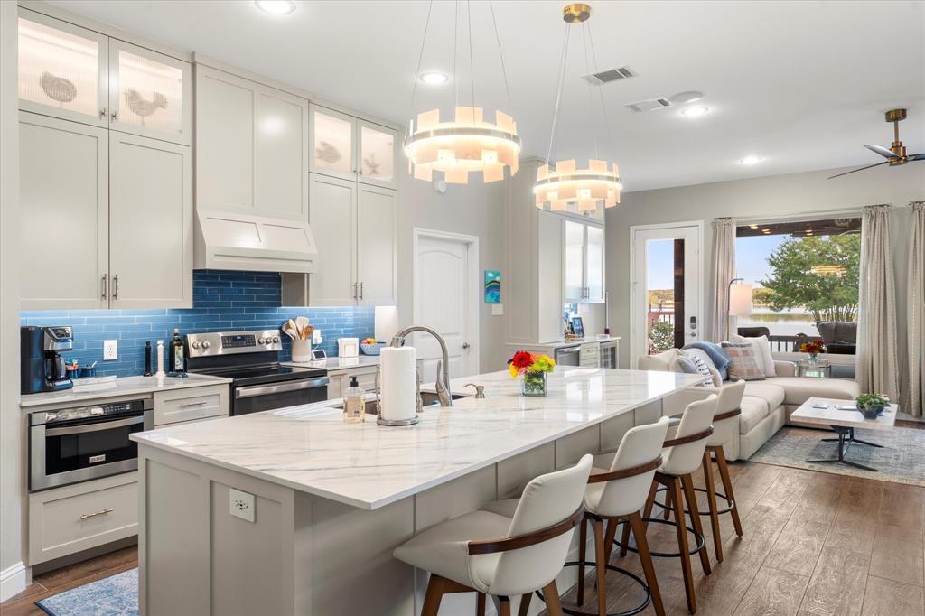 13700 Park Harbor Drive, Eustace