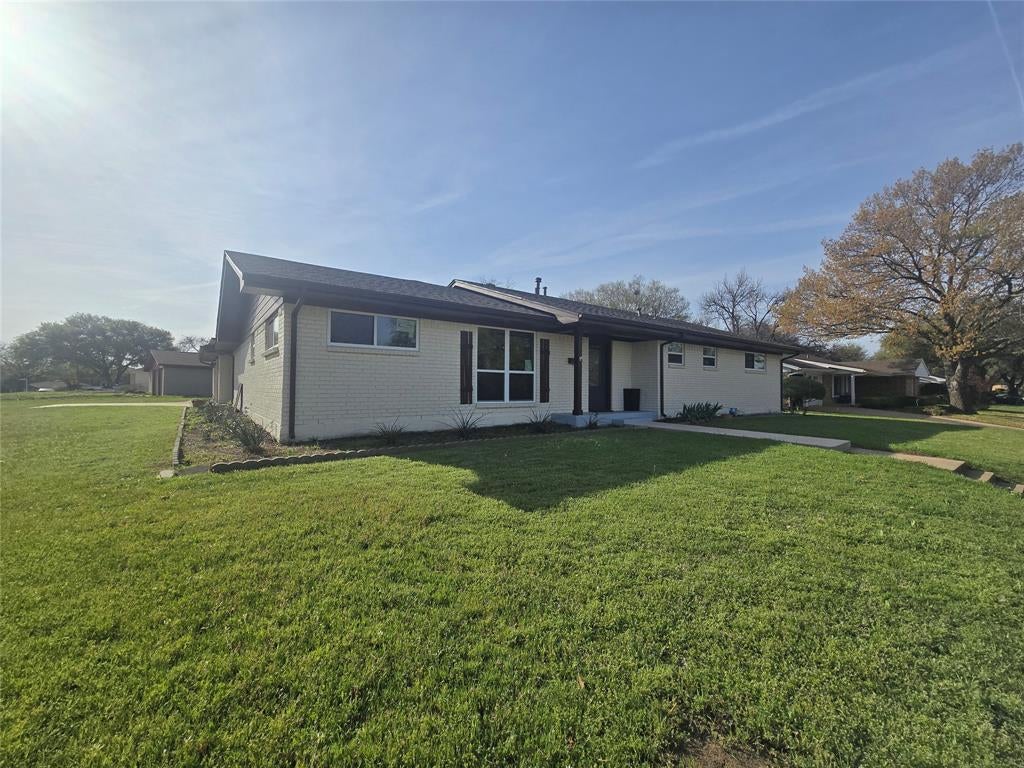 5801 Wedgworth Road, Fort Worth