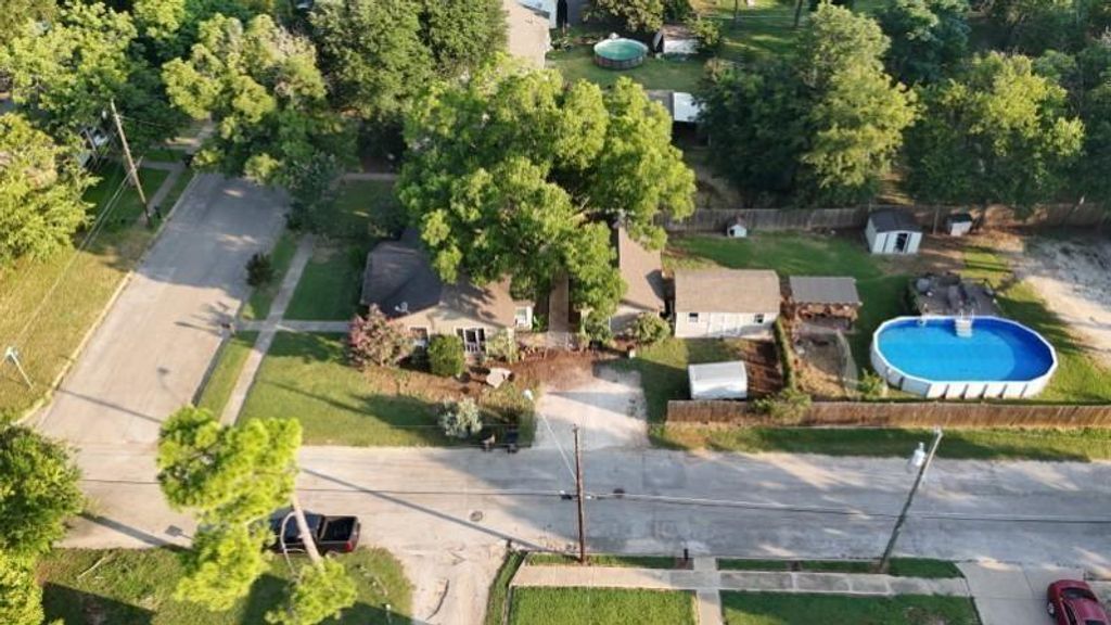 104 Dixon Street, Cleburne