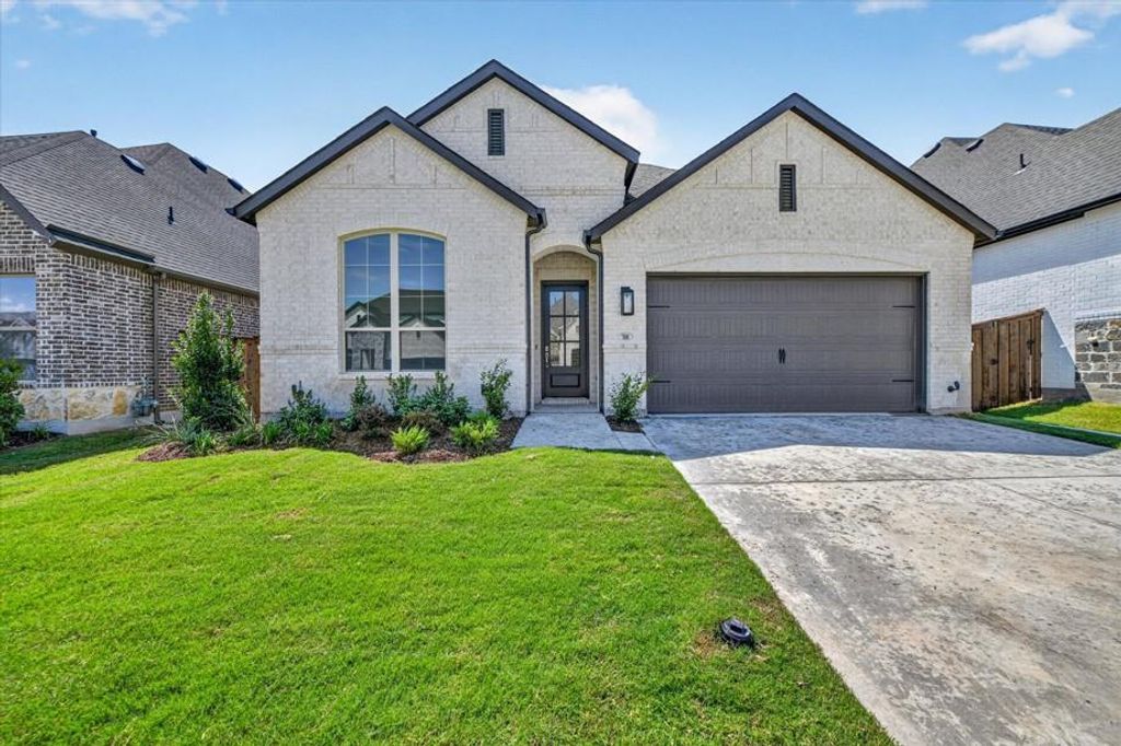 7808 Pondview Lane, Fort Worth