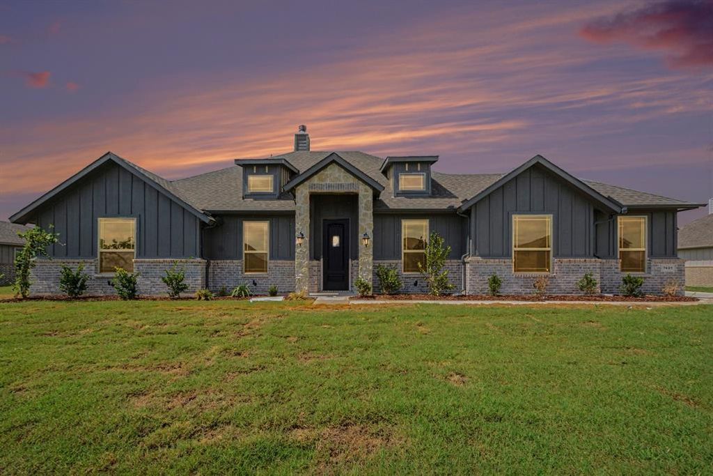 7421 Stonehenge, Sanger