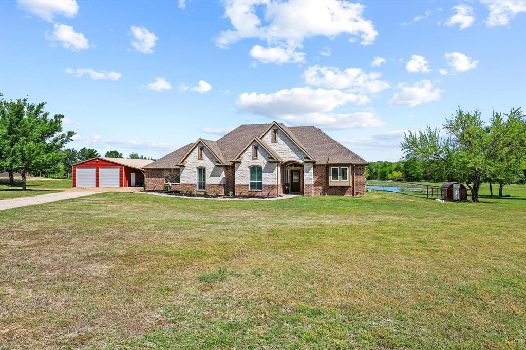 2628 County Road 2510, Quinlan