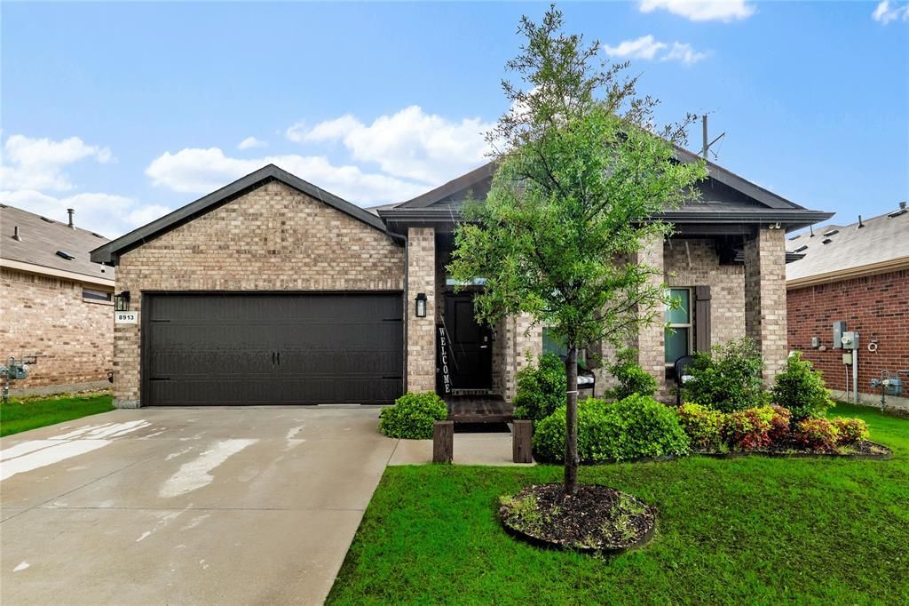 8913 Timber Gulch Circle, Fort Worth
