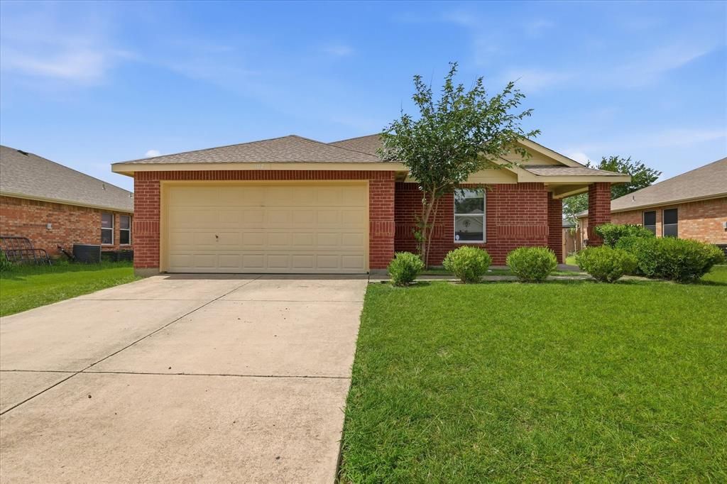 102 Pintail Lane, Sanger