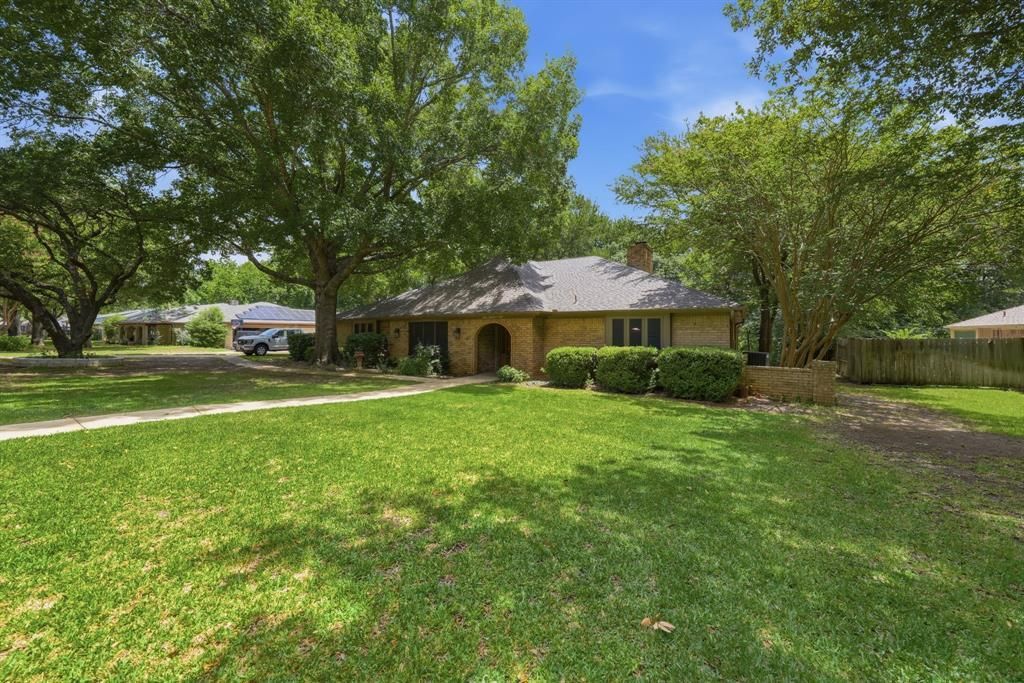 12008 Saddlehorn Lane, Mansfield
