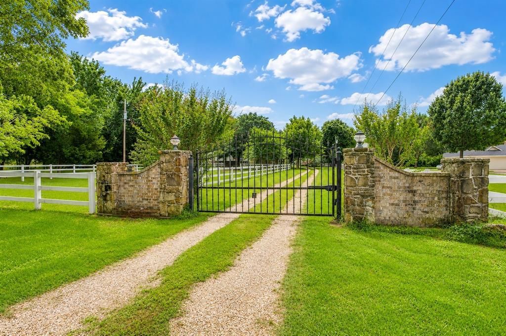 1480 Fox Lane, Burleson