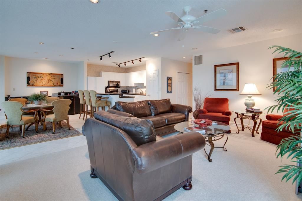 3575 Lone Star Circle 605, Fort Worth