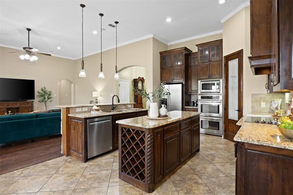 8230 Glenwick Drive, Waxahachie