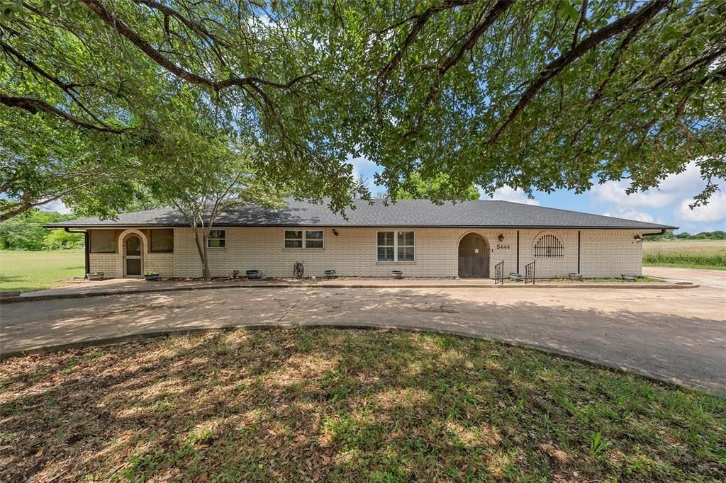 5444 Old Lorena Road, Lorena