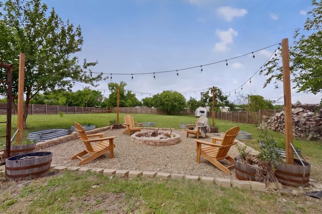 304 E County Line Road, Royse City