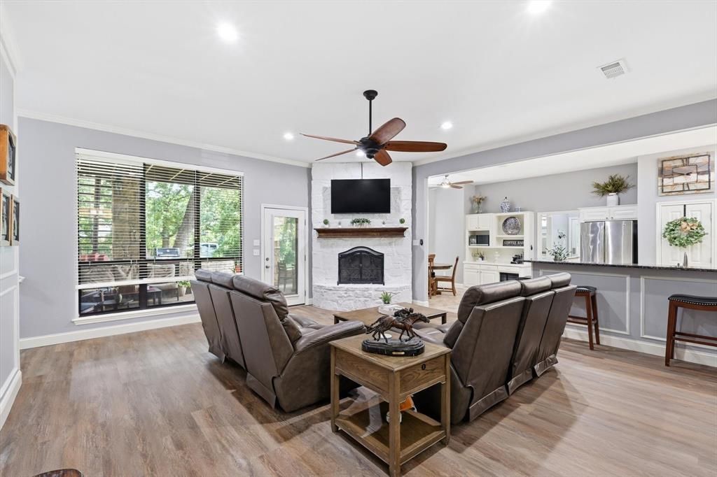 10308 Lisa Jean Drive, Crowley