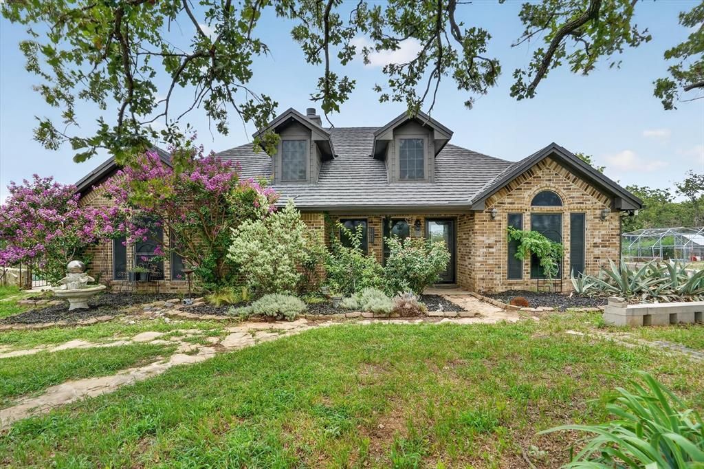 1017 County Road 3555, Paradise