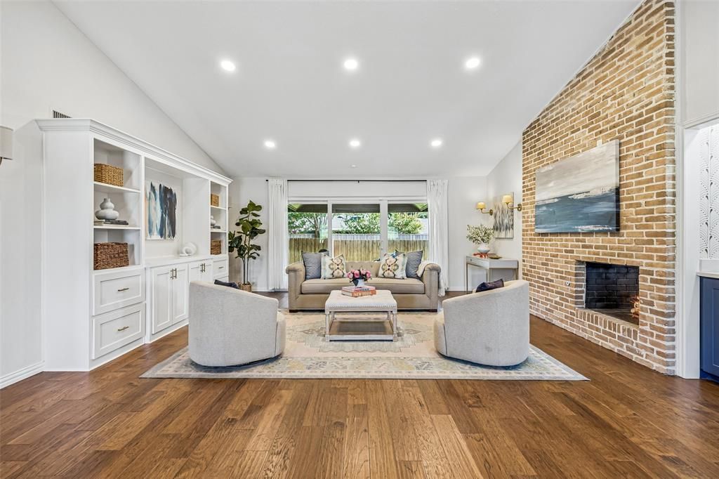 4044 Boca Bay Drive, Dallas